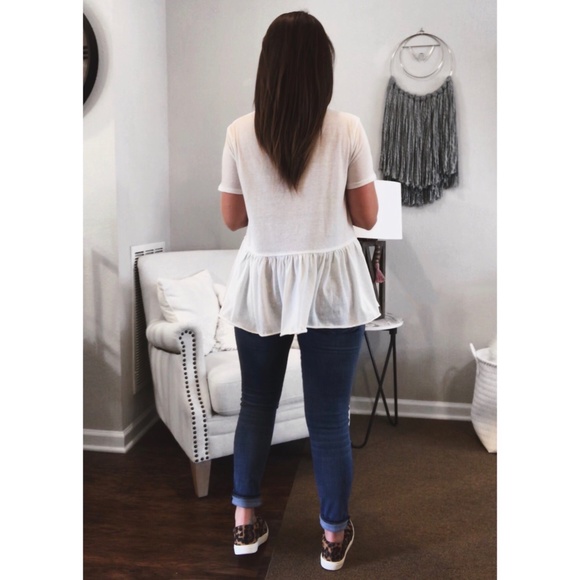 V-neck White Peplum Tee - Picture 3 of 3